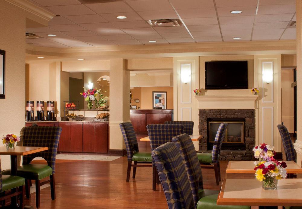 Springhill Suites By Marriott Atlanta Кеннесо Экстерьер фото