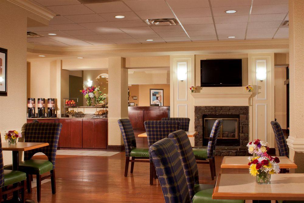 Springhill Suites By Marriott Atlanta Кеннесо Экстерьер фото