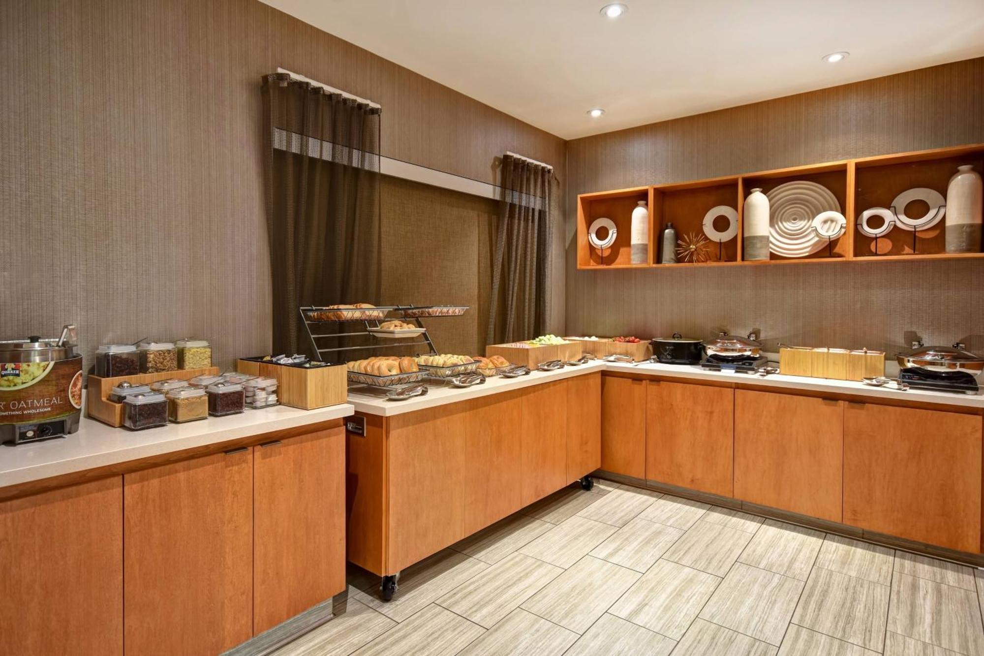 Springhill Suites By Marriott Atlanta Кеннесо Экстерьер фото