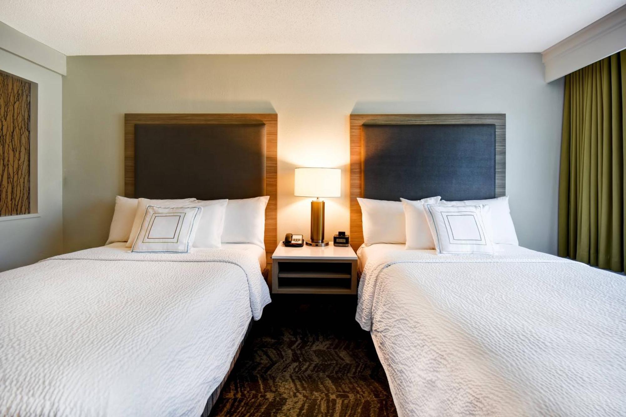 Springhill Suites By Marriott Atlanta Кеннесо Экстерьер фото