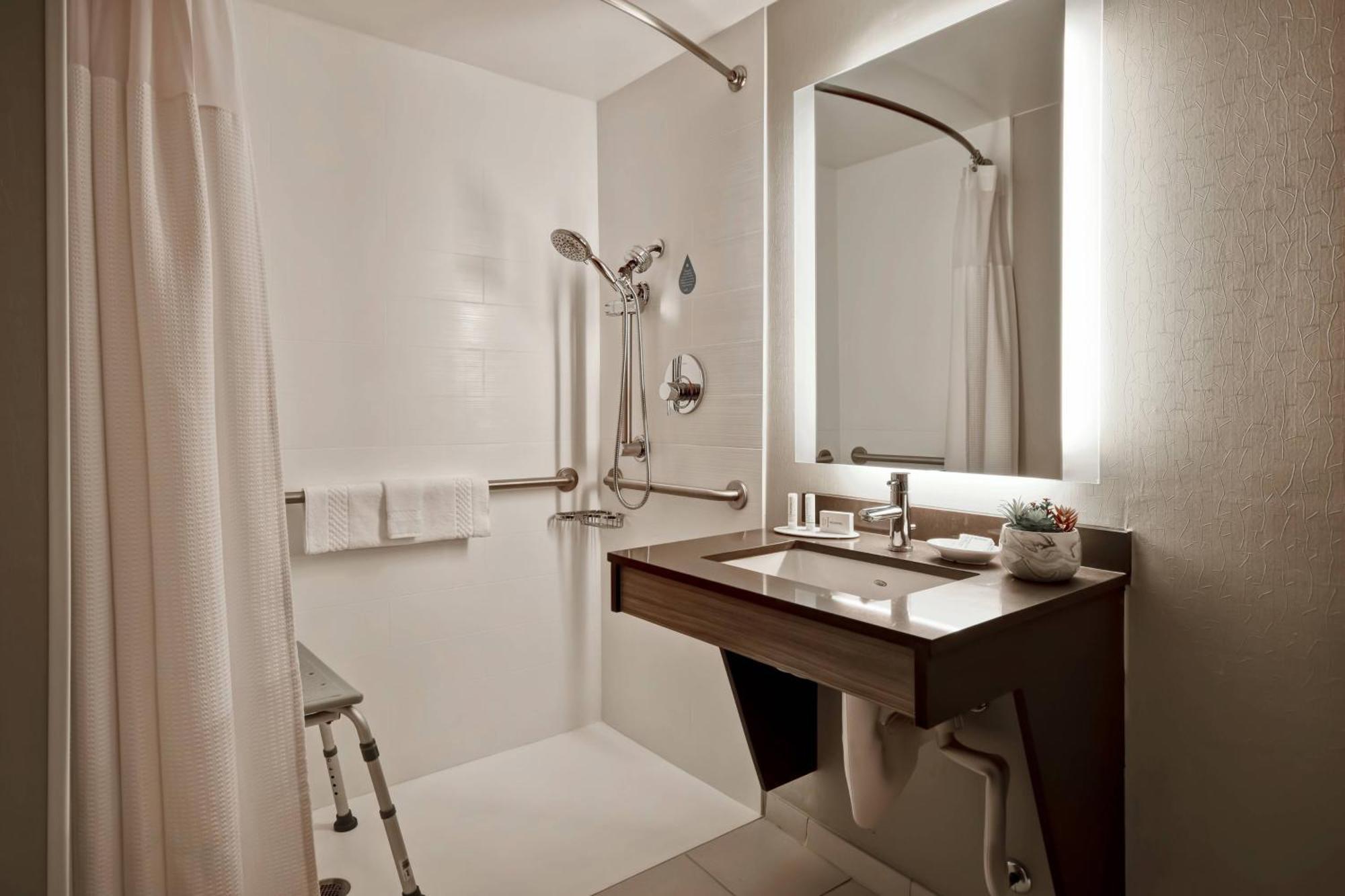 Springhill Suites By Marriott Atlanta Кеннесо Экстерьер фото