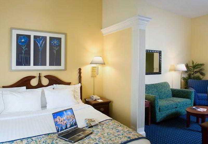 Springhill Suites By Marriott Atlanta Кеннесо Номер фото