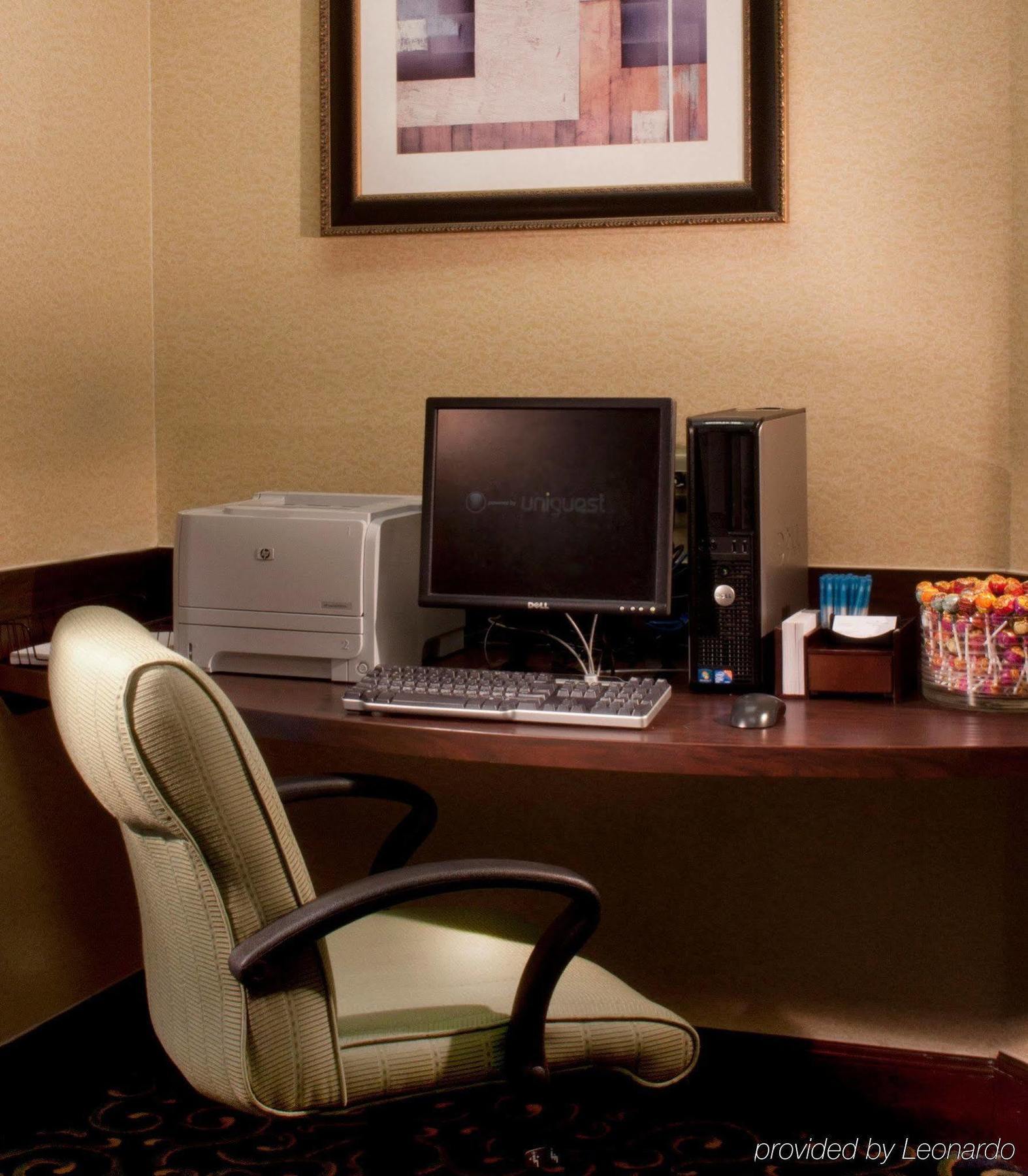 Springhill Suites By Marriott Atlanta Кеннесо Номер фото
