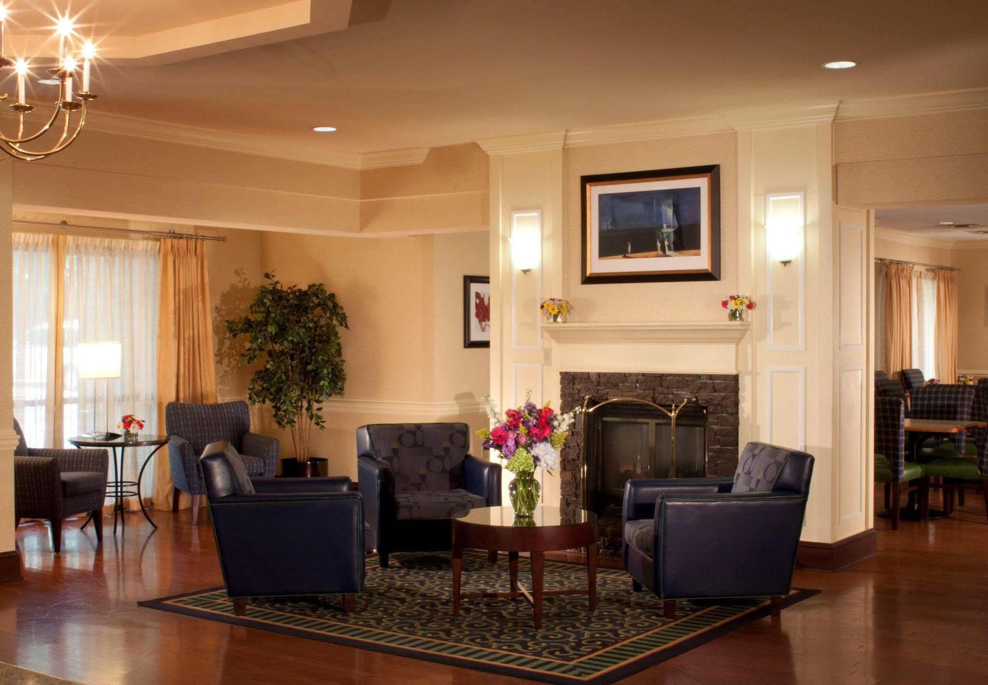 Springhill Suites By Marriott Atlanta Кеннесо Экстерьер фото