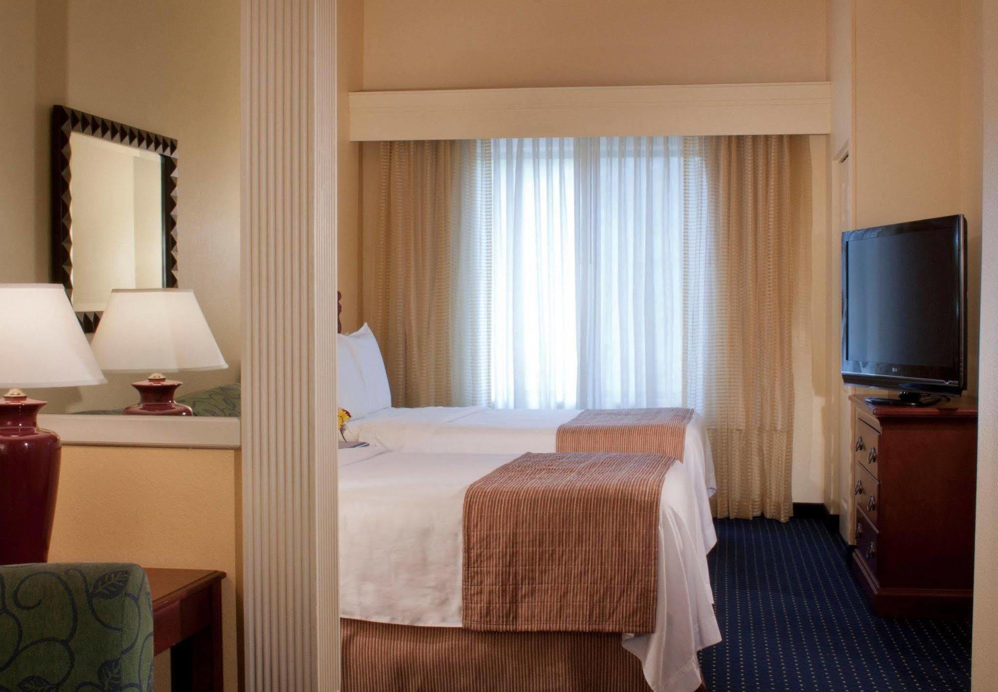 Springhill Suites By Marriott Atlanta Кеннесо Экстерьер фото